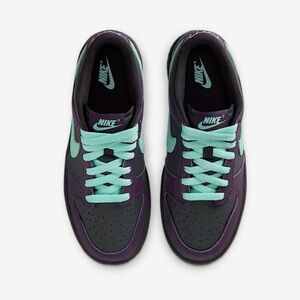 Nike Women's Purple and Teal Sneakers